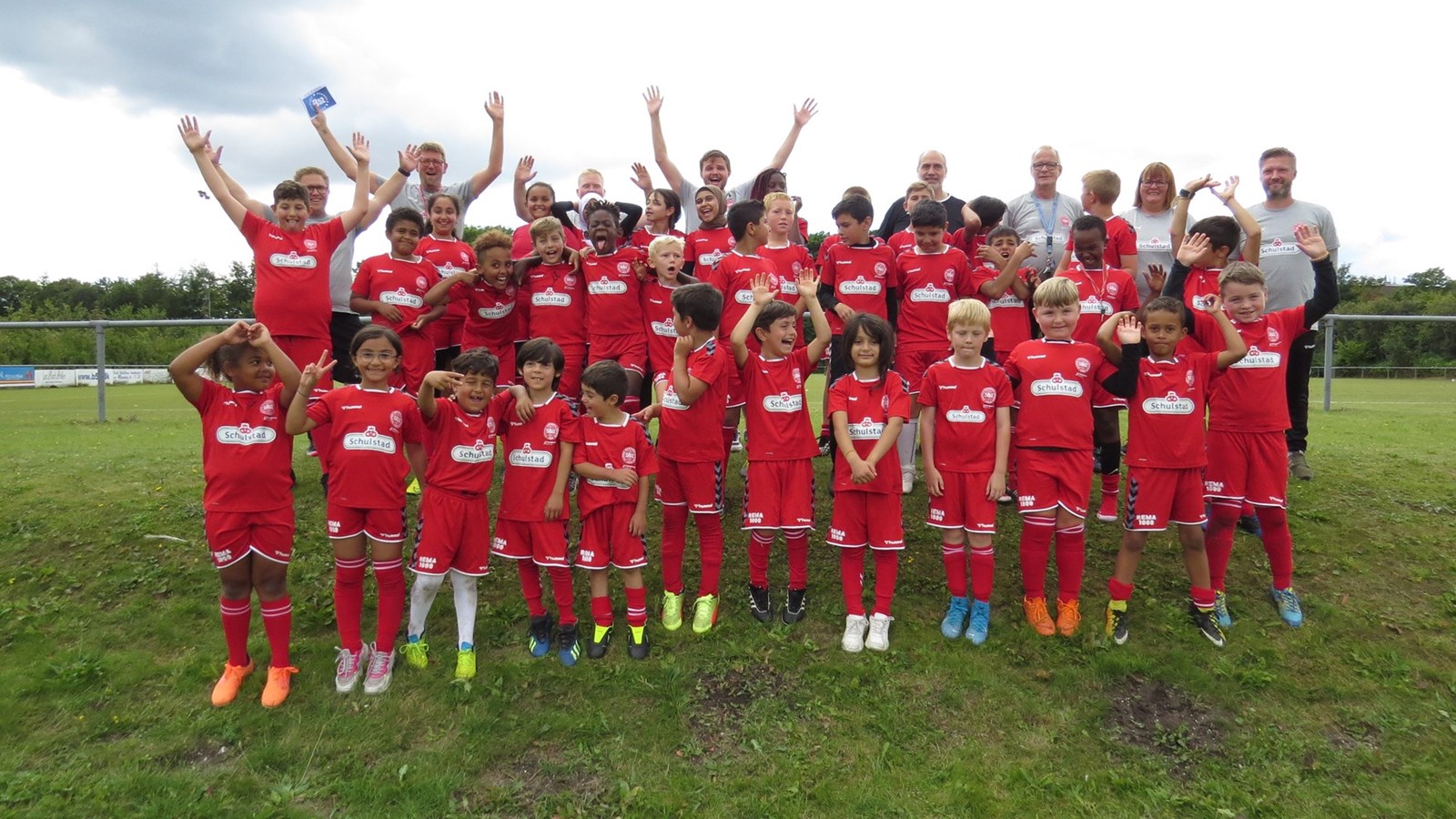Invitér børn fra trængte familier på fodboldskole